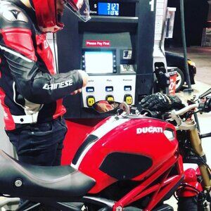 Meet your Posher, Posh